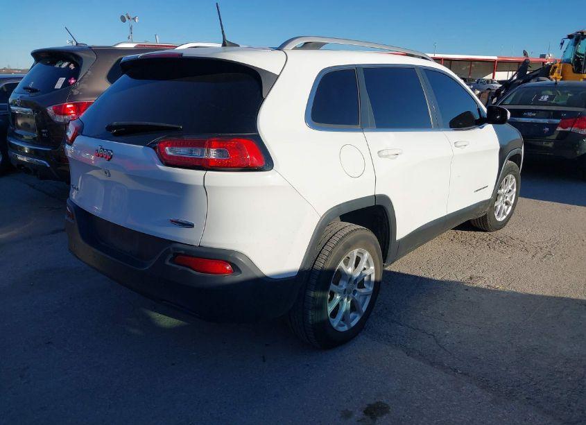 Photo 4 of 2016 Jeep Cherokee LATITUDE (VIN 1C4PJMCB1GW259894)