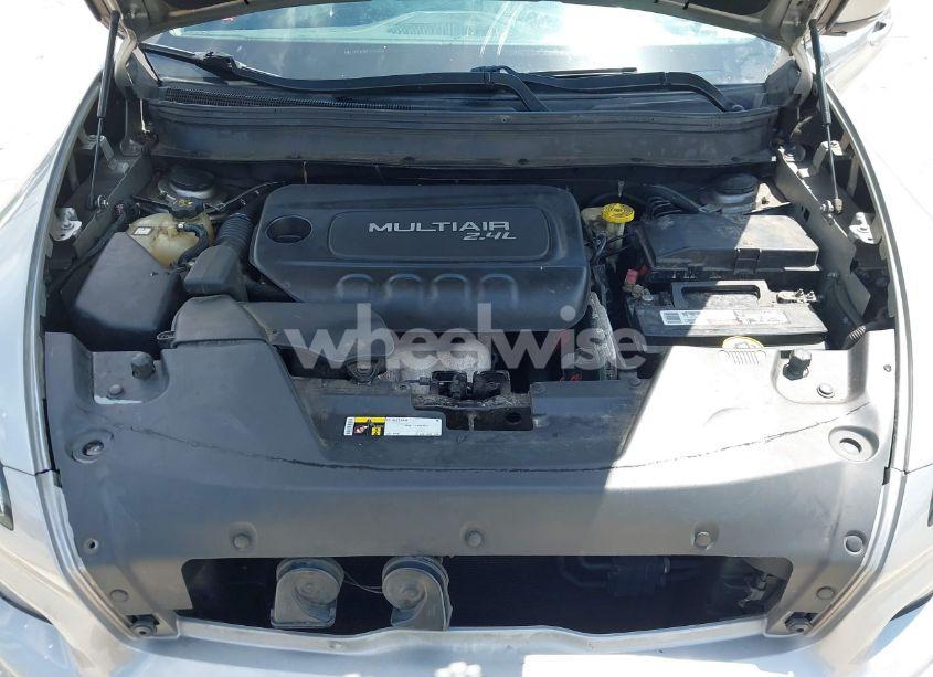 Photo 10 of 2016 Jeep Cherokee LATITUDE (VIN 1C4PJMCB1GW359896)