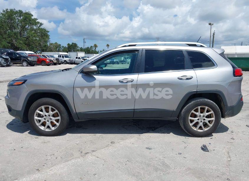 Photo 14 of 2016 Jeep Cherokee LATITUDE (VIN 1C4PJMCB1GW359896)