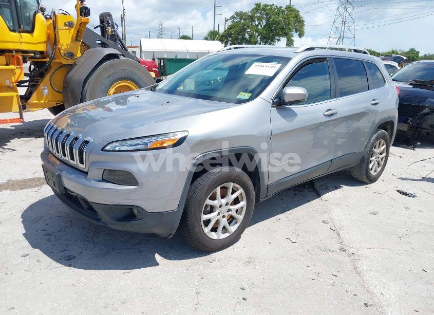 Photo 2 of 2016 Jeep Cherokee LATITUDE (VIN 1C4PJMCB1GW359896)