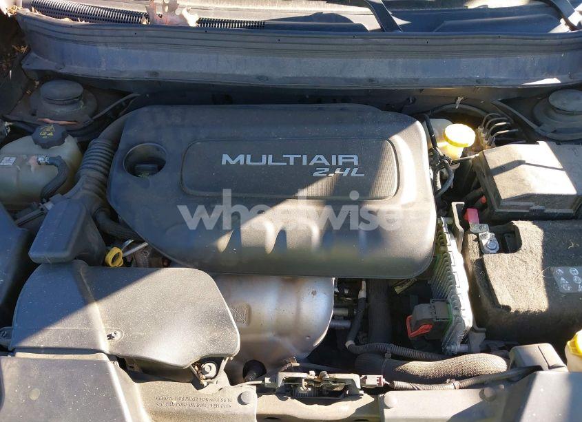 Photo 10 of 2016 Jeep Cherokee LATITUDE (VIN 1C4PJMCB1GW375810)