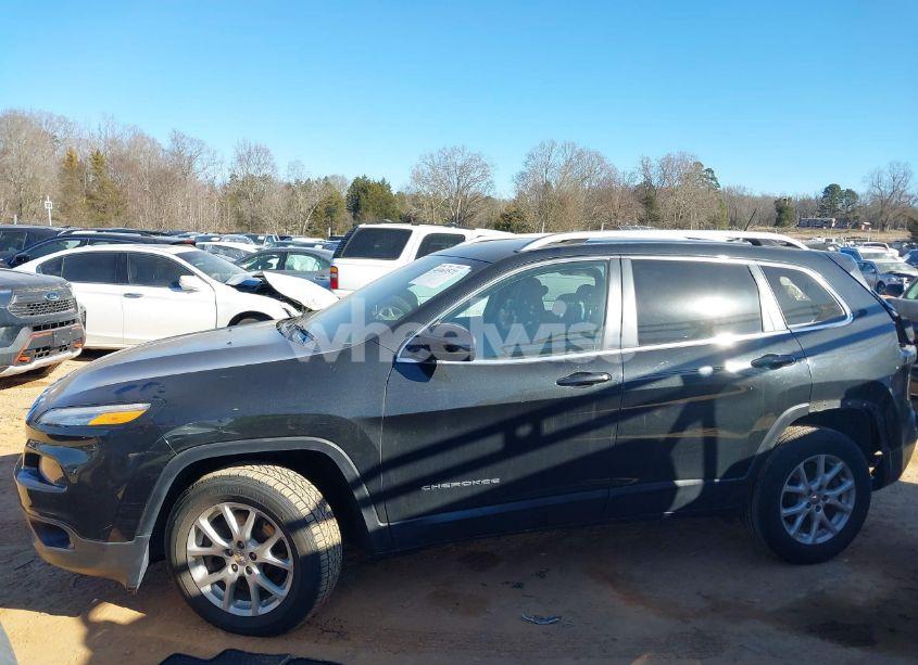 Photo 15 of 2016 Jeep Cherokee LATITUDE (VIN 1C4PJMCB1GW375810)