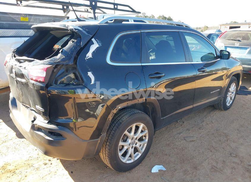 Photo 4 of 2016 Jeep Cherokee LATITUDE (VIN 1C4PJMCB1GW375810)