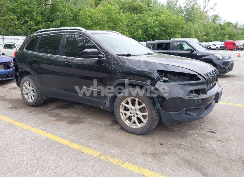 2018 Jeep Cherokee LATITUDE 4X4 (VIN 1C4PJMCB1JD509699) main photo