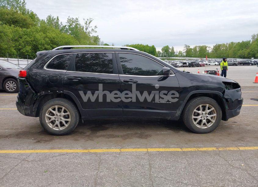 Photo 13 of 2018 Jeep Cherokee LATITUDE 4X4 (VIN 1C4PJMCB1JD509699)
