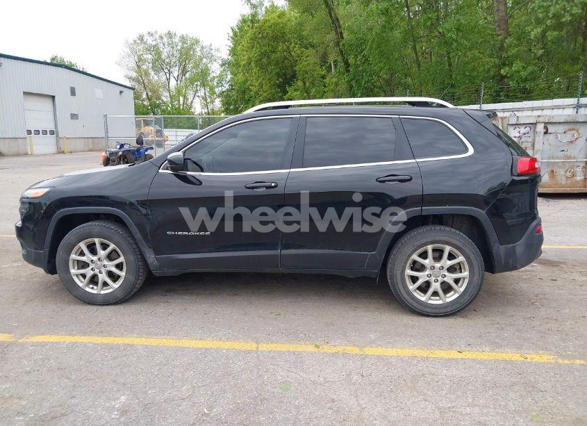 Photo 14 of 2018 Jeep Cherokee LATITUDE 4X4 (VIN 1C4PJMCB1JD509699)