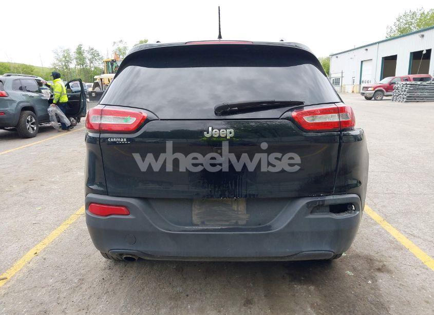 Photo 16 of 2018 Jeep Cherokee LATITUDE 4X4 (VIN 1C4PJMCB1JD509699)