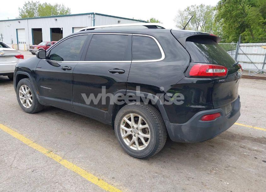 Photo 3 of 2018 Jeep Cherokee LATITUDE 4X4 (VIN 1C4PJMCB1JD509699)