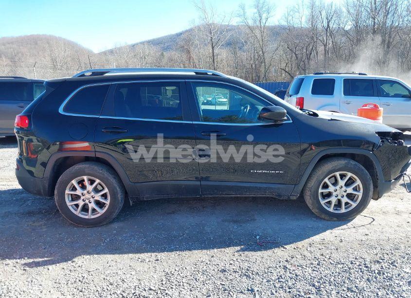 Photo 13 of 2018 Jeep Cherokee LATITUDE 4X4 (VIN 1C4PJMCB1JD589473)