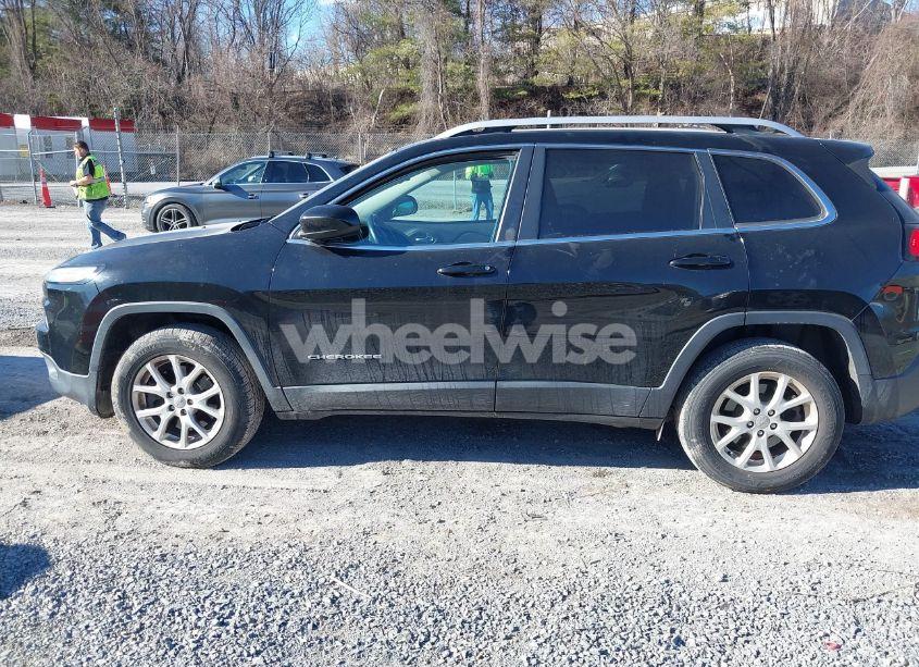 Photo 14 of 2018 Jeep Cherokee LATITUDE 4X4 (VIN 1C4PJMCB1JD589473)