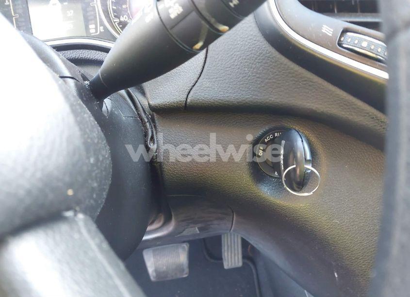 Photo 11 of 2019 Jeep Cherokee LATITUDE 4X4 (VIN 1C4PJMCB1KD330788)