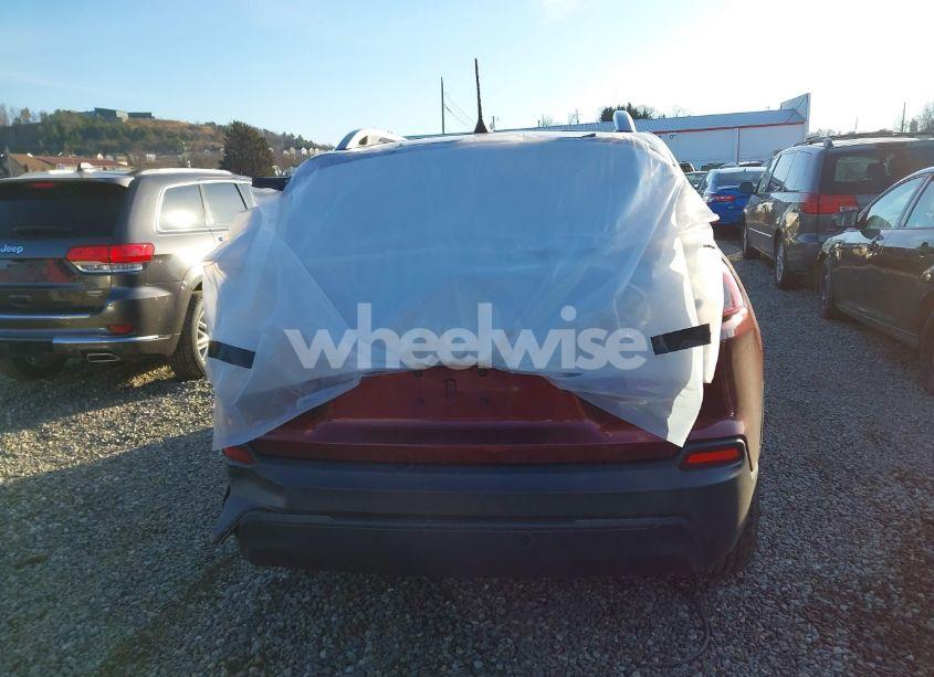 Photo 16 of 2019 Jeep Cherokee LATITUDE 4X4 (VIN 1C4PJMCB1KD330788)