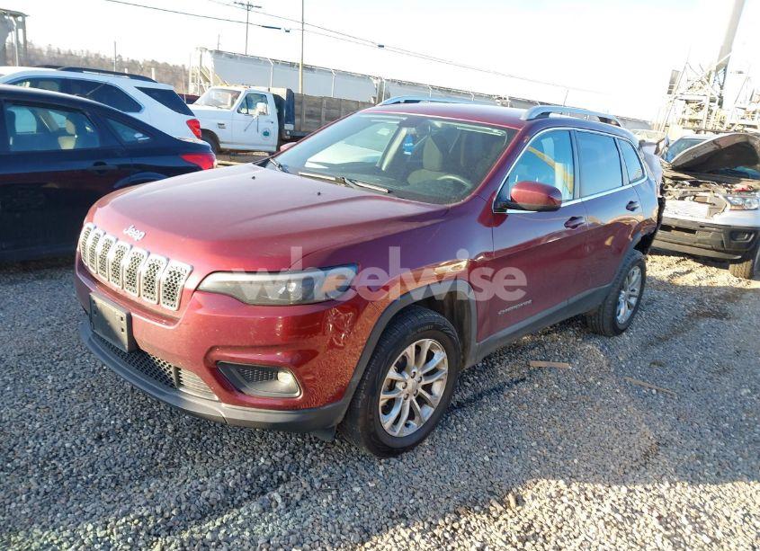 Photo 2 of 2019 Jeep Cherokee LATITUDE 4X4 (VIN 1C4PJMCB1KD330788)