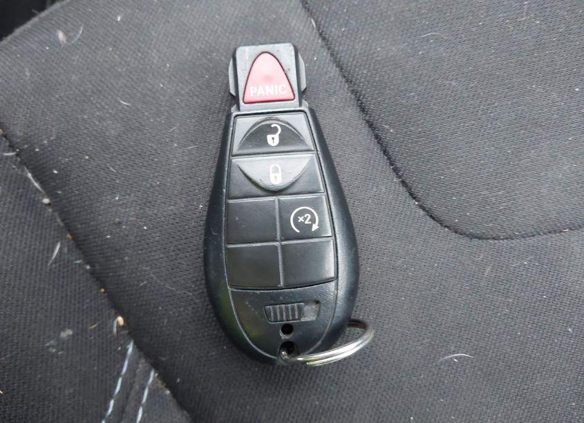 Photo 11 of 2019 Jeep Cherokee LATITUDE 4X4 (VIN 1C4PJMCB1KD489908)