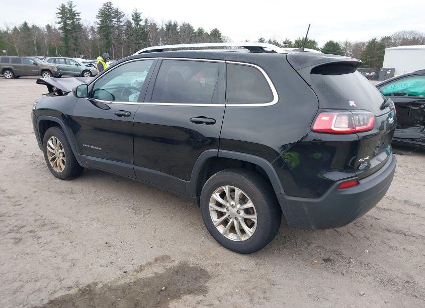 Photo 3 of 2019 Jeep Cherokee LATITUDE 4X4 (VIN 1C4PJMCB1KD489908)