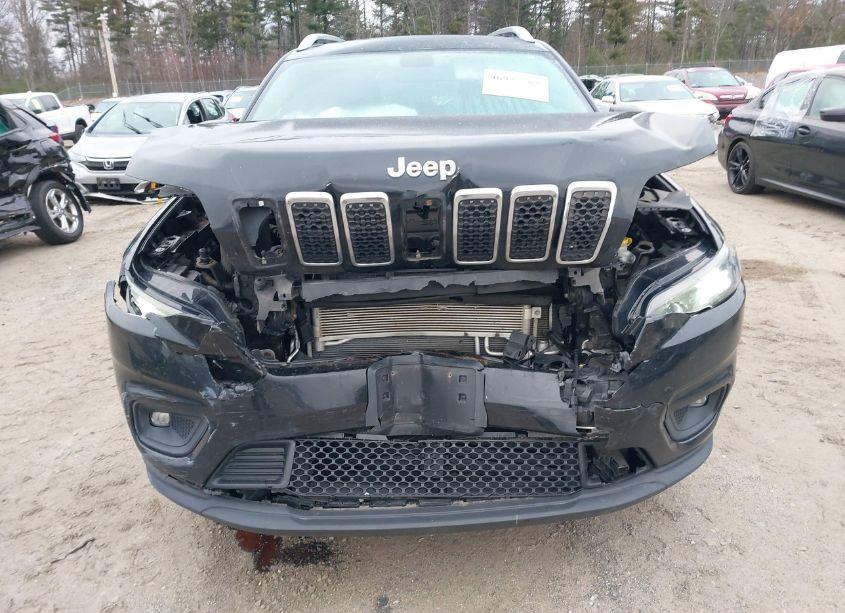 Photo 6 of 2019 Jeep Cherokee LATITUDE 4X4 (VIN 1C4PJMCB1KD489908)