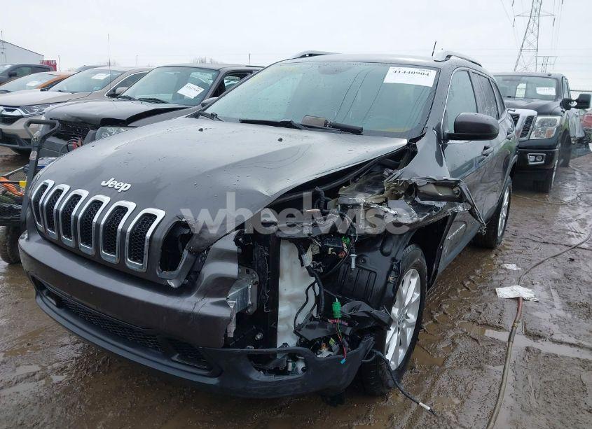 Photo 2 of 2014 Jeep Cherokee LATITUDE (VIN 1C4PJMCB2EW180554)