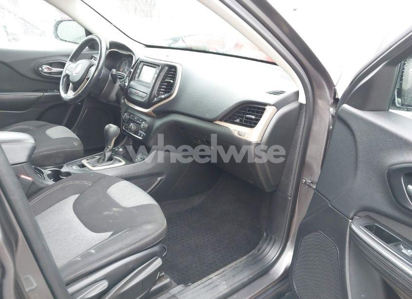 Photo 5 of 2014 Jeep Cherokee LATITUDE (VIN 1C4PJMCB2EW180554)