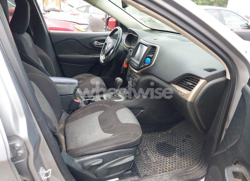 Photo 5 of 2014 Jeep Cherokee LATITUDE (VIN 1C4PJMCB2EW268455)