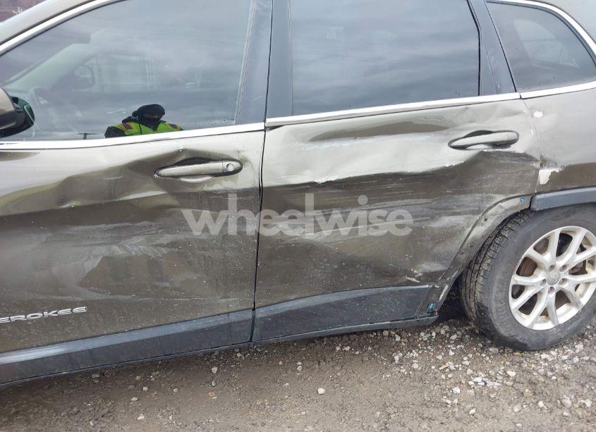 Photo 6 of 2014 Jeep Cherokee LATITUDE (VIN 1C4PJMCB2EW285739)