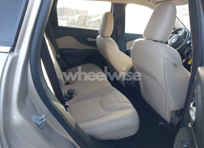 Photo 8 of 2015 Jeep Cherokee LATITUDE (VIN 1C4PJMCB2FW642239)