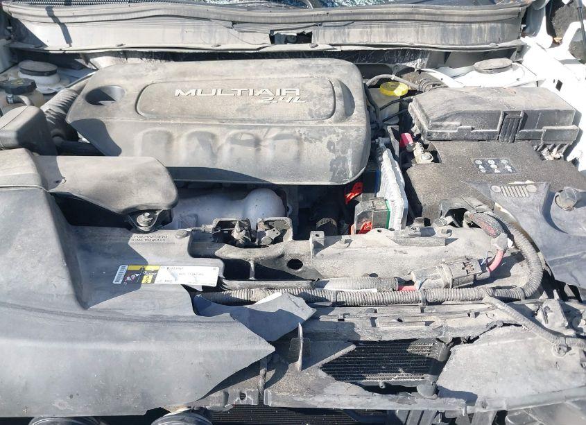 Photo 10 of 2015 Jeep Cherokee LATITUDE (VIN 1C4PJMCB2FW663897)