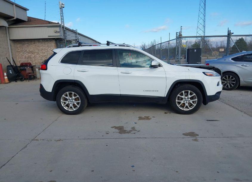 Photo 13 of 2015 Jeep Cherokee LATITUDE (VIN 1C4PJMCB2FW663897)