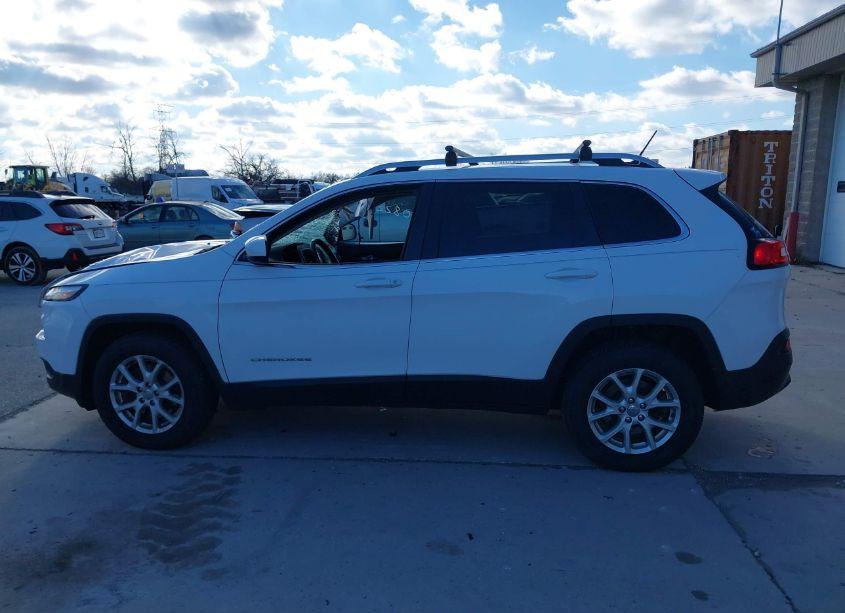 Photo 14 of 2015 Jeep Cherokee LATITUDE (VIN 1C4PJMCB2FW663897)