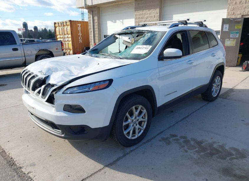 Photo 2 of 2015 Jeep Cherokee LATITUDE (VIN 1C4PJMCB2FW663897)