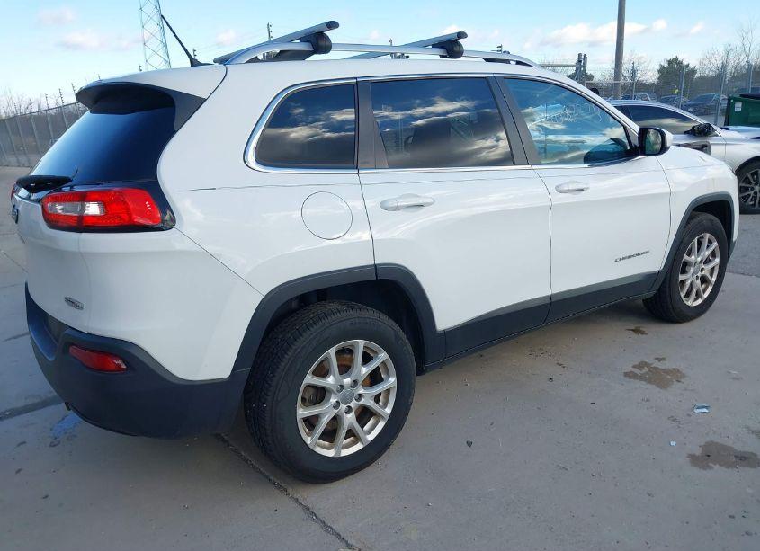 Photo 4 of 2015 Jeep Cherokee LATITUDE (VIN 1C4PJMCB2FW663897)