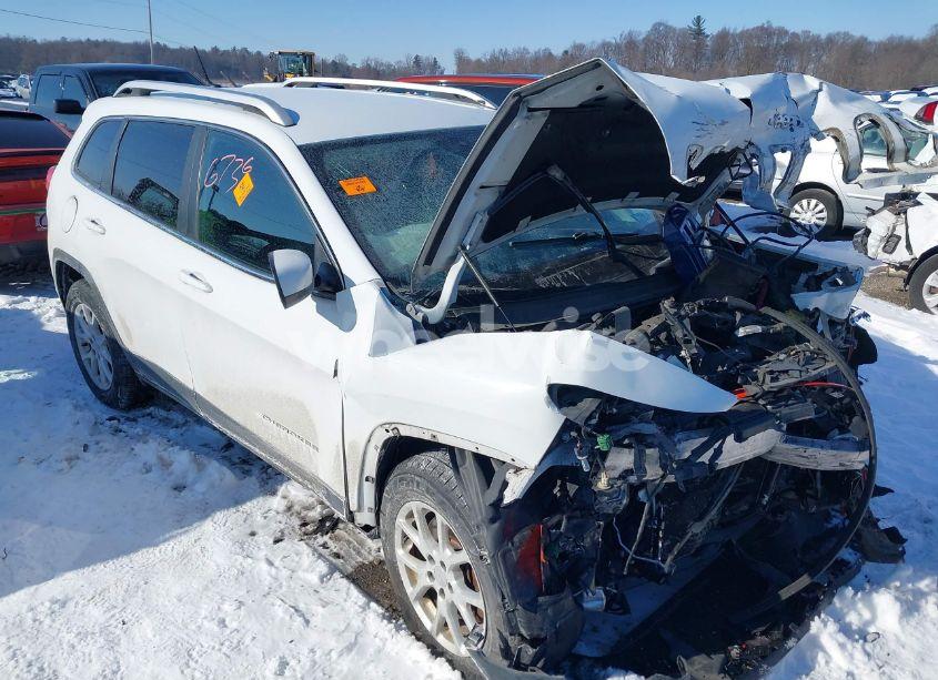 2015 Jeep Cherokee LATITUDE (VIN 1C4PJMCB2FW715190) main photo