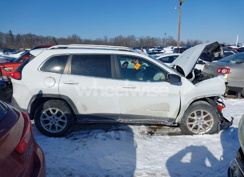 Photo 13 of 2015 Jeep Cherokee LATITUDE (VIN 1C4PJMCB2FW715190)