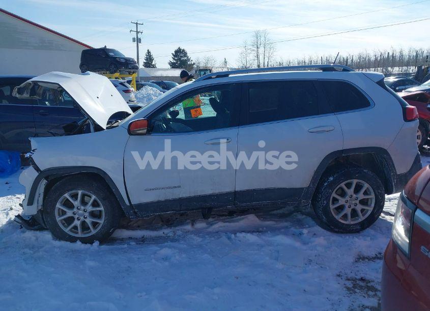 Photo 14 of 2015 Jeep Cherokee LATITUDE (VIN 1C4PJMCB2FW715190)