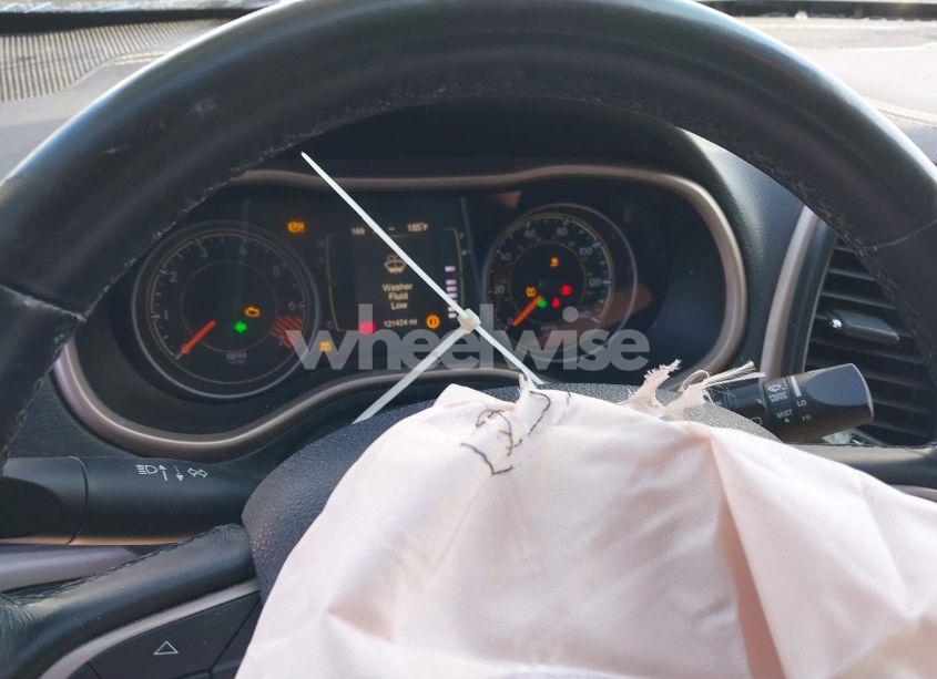 Photo 15 of 2015 Jeep Cherokee LATITUDE (VIN 1C4PJMCB2FW715190)