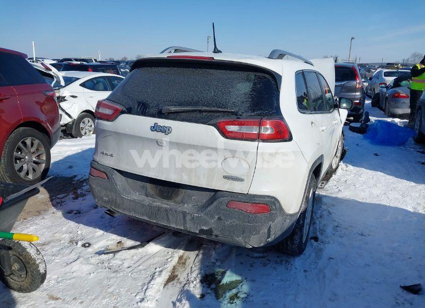 Photo 16 of 2015 Jeep Cherokee LATITUDE (VIN 1C4PJMCB2FW715190)