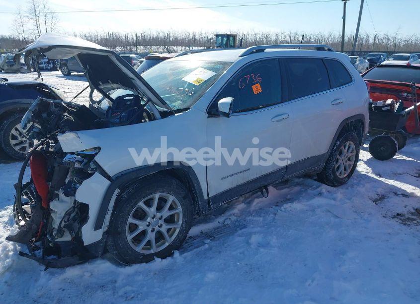 Photo 2 of 2015 Jeep Cherokee LATITUDE (VIN 1C4PJMCB2FW715190)