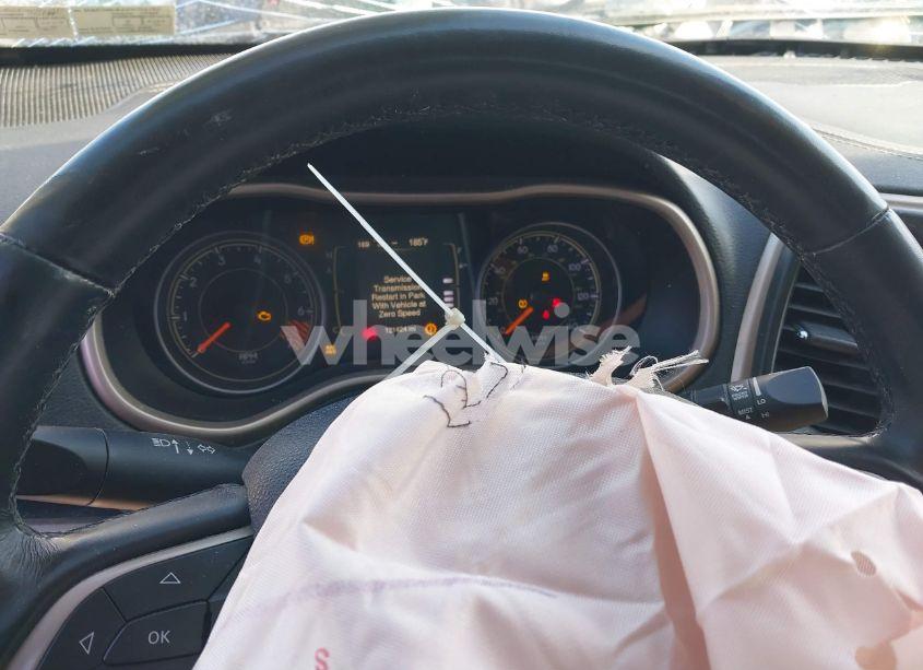 Photo 7 of 2015 Jeep Cherokee LATITUDE (VIN 1C4PJMCB2FW715190)