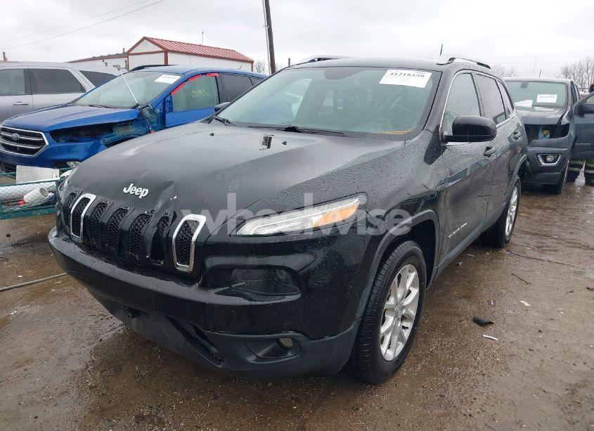Photo 2 of 2016 Jeep Cherokee LATITUDE (VIN 1C4PJMCB2GW103394)