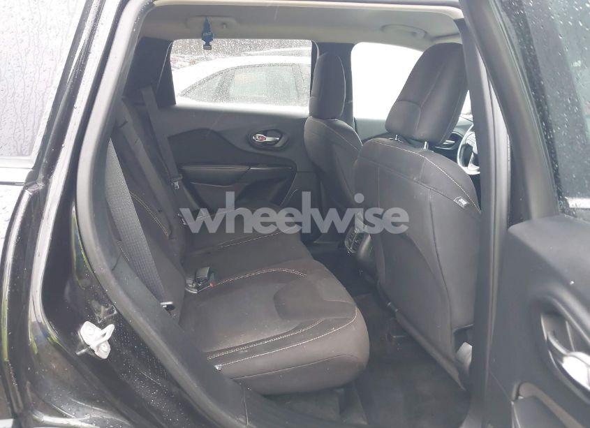 Photo 8 of 2016 Jeep Cherokee LATITUDE (VIN 1C4PJMCB2GW103394)