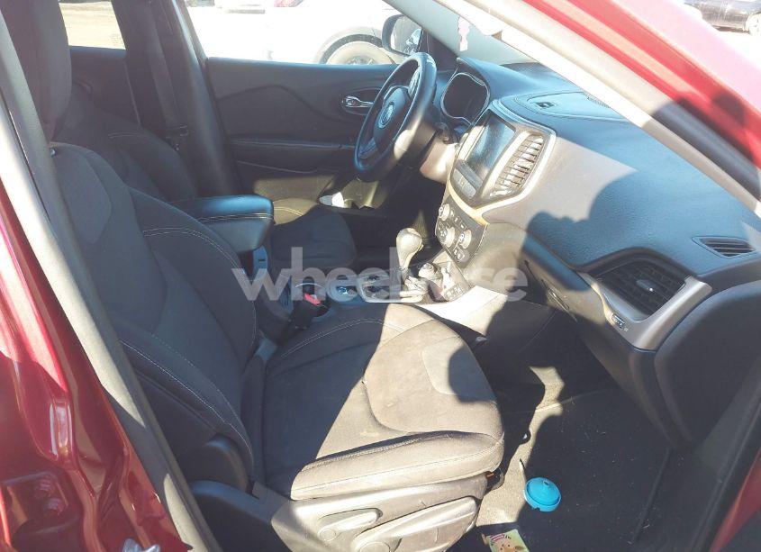 Photo 5 of 2016 Jeep Cherokee LATITUDE (VIN 1C4PJMCB2GW130630)