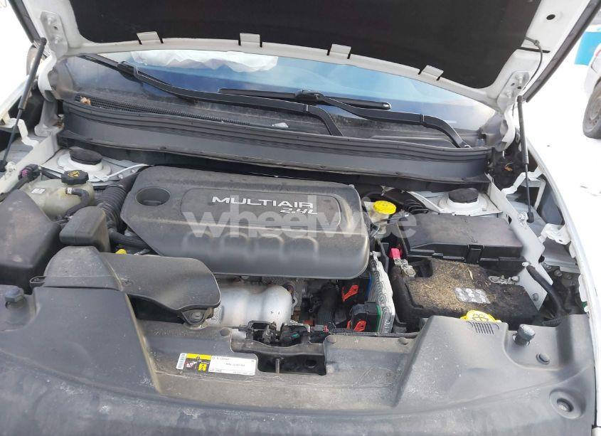 Photo 10 of 2016 Jeep Cherokee LATITUDE (VIN 1C4PJMCB2GW145998)