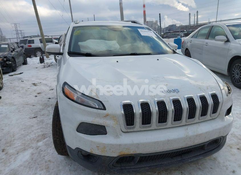 Photo 12 of 2016 Jeep Cherokee LATITUDE (VIN 1C4PJMCB2GW145998)