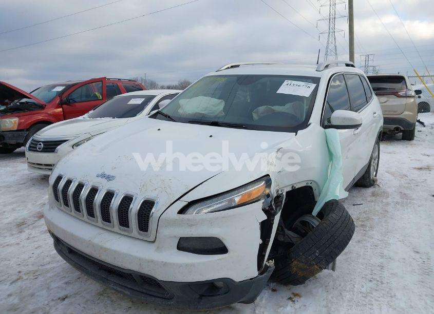 Photo 2 of 2016 Jeep Cherokee LATITUDE (VIN 1C4PJMCB2GW145998)