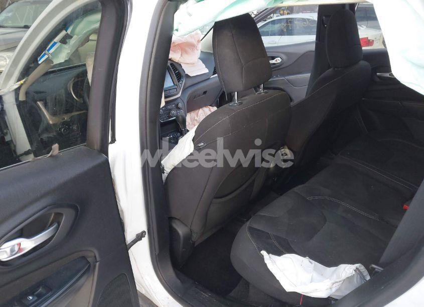 Photo 8 of 2016 Jeep Cherokee LATITUDE (VIN 1C4PJMCB2GW145998)