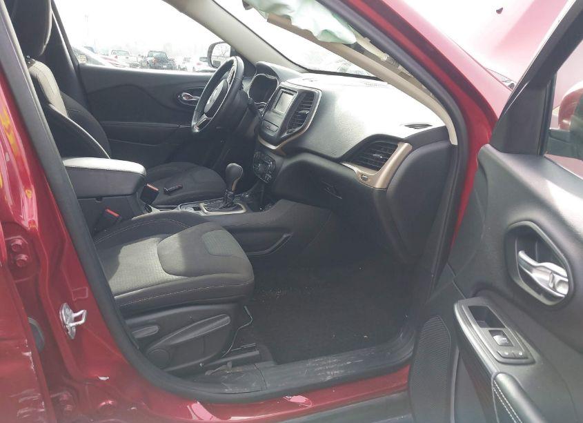 Photo 5 of 2016 Jeep Cherokee LATITUDE (VIN 1C4PJMCB2GW154815)