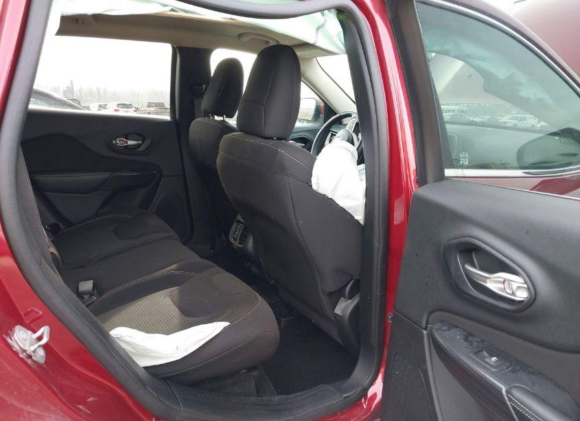 Photo 8 of 2016 Jeep Cherokee LATITUDE (VIN 1C4PJMCB2GW154815)