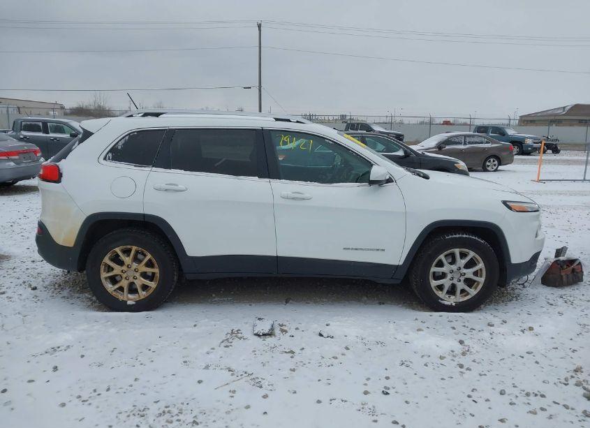 Photo 13 of 2016 Jeep Cherokee LATITUDE (VIN 1C4PJMCB2GW196949)