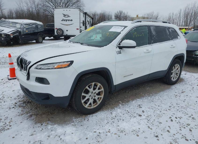 Photo 2 of 2016 Jeep Cherokee LATITUDE (VIN 1C4PJMCB2GW196949)