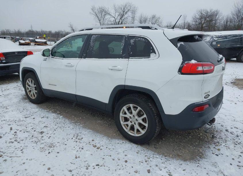Photo 3 of 2016 Jeep Cherokee LATITUDE (VIN 1C4PJMCB2GW196949)