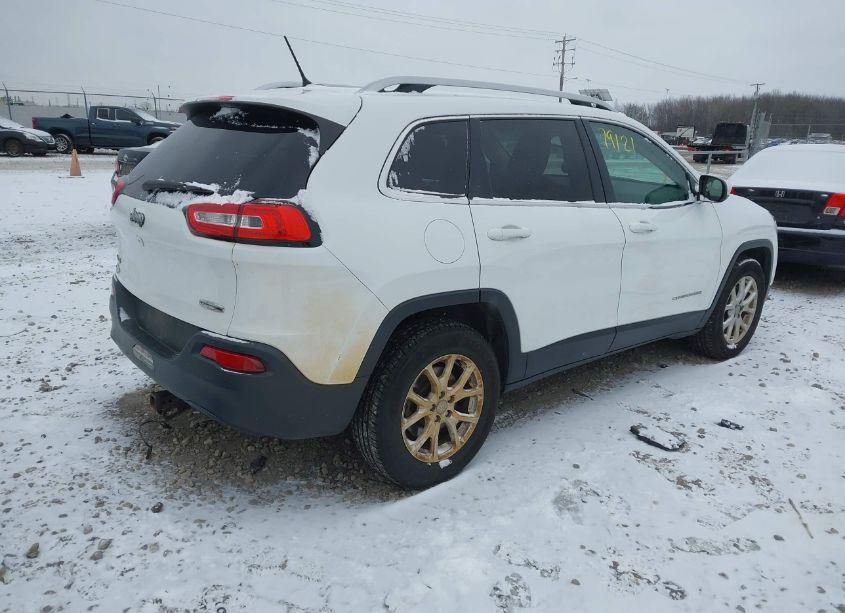Photo 4 of 2016 Jeep Cherokee LATITUDE (VIN 1C4PJMCB2GW196949)